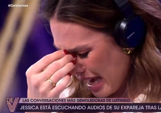 Imagen de Jessica Bueno al escuchar los audios de Luitingo.