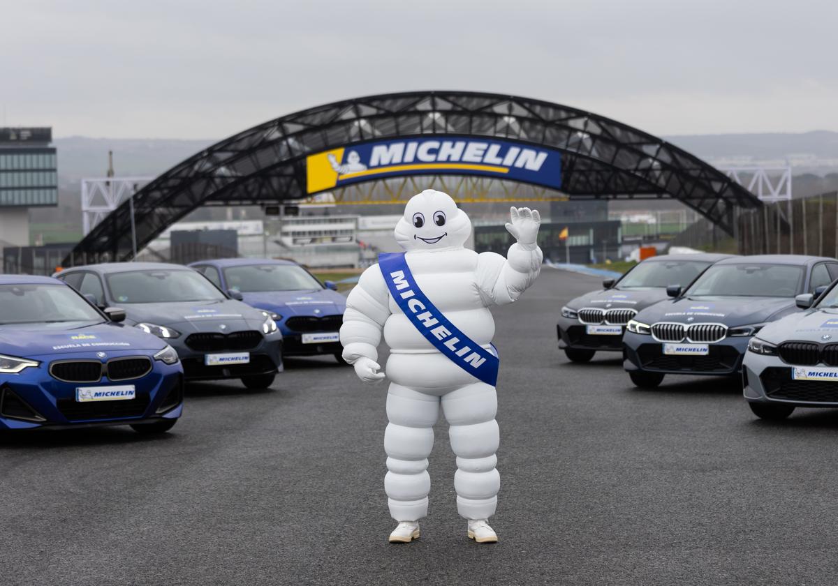 Bibendum, el muñeco de Michelin, en el Circuito de Madrid Jarama-RACE