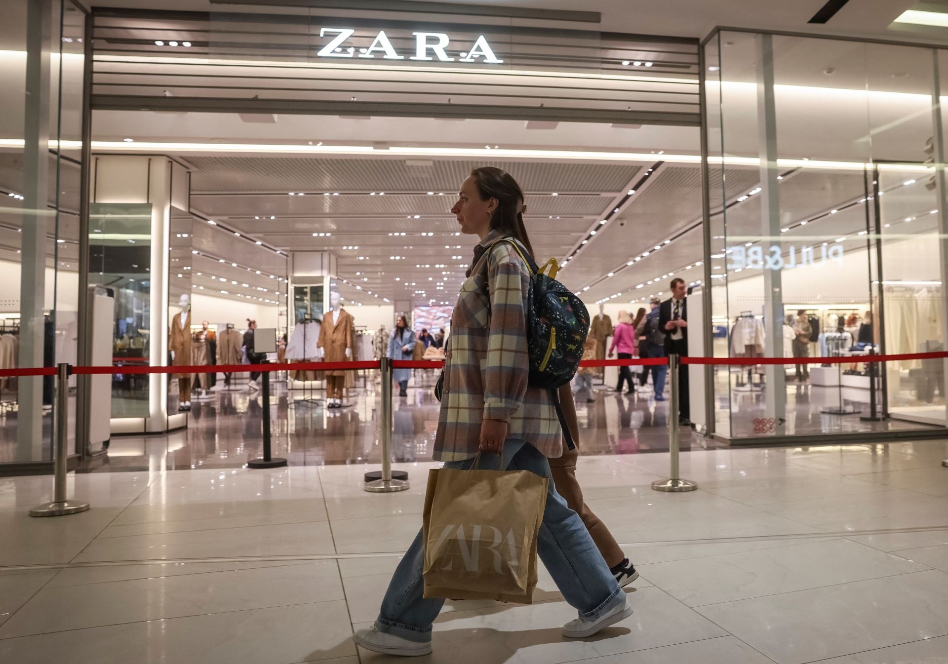 Por qué Inditex vive una de sus peores caídas en Bolsa tras anunciar resultados récord