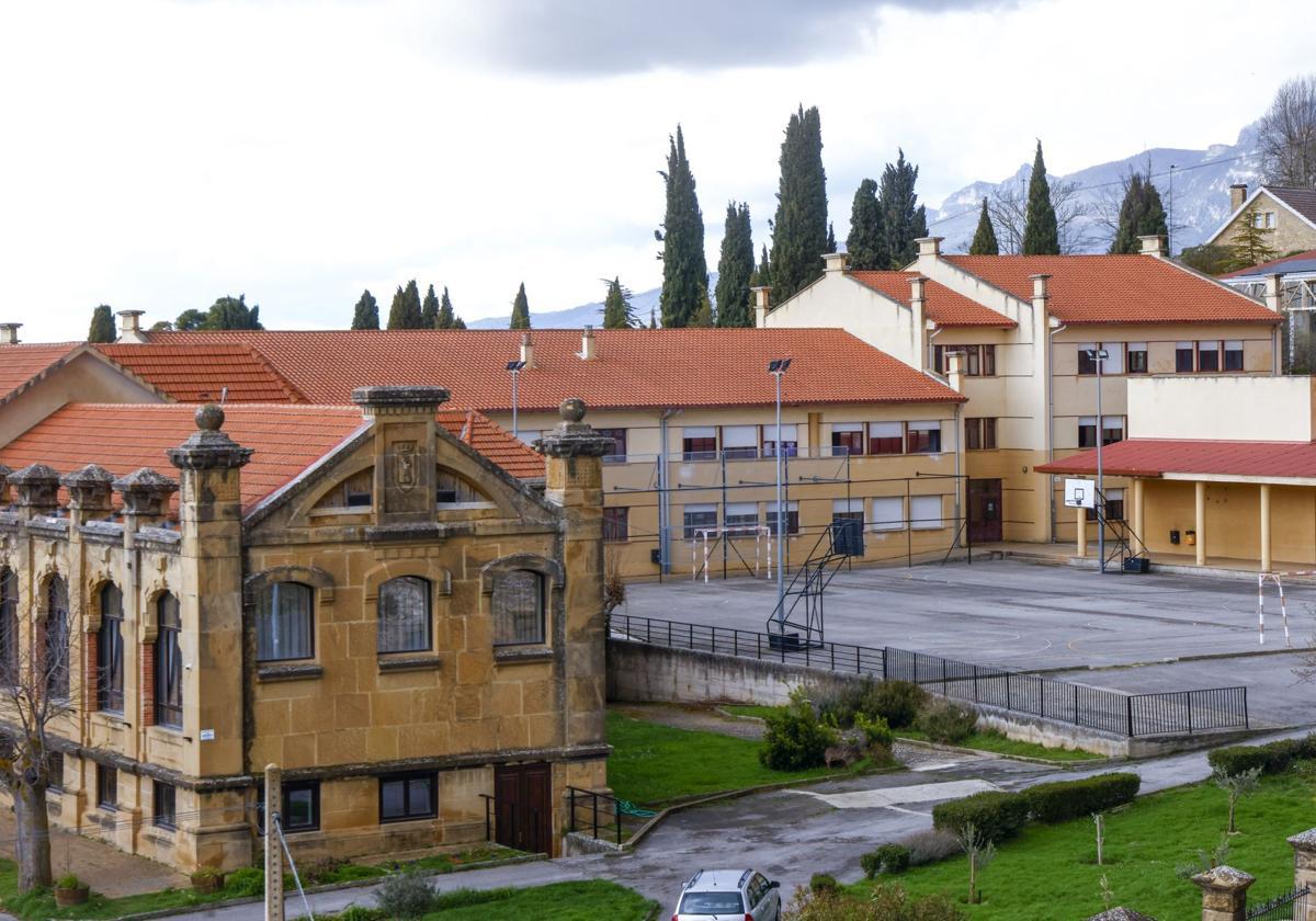 El instituto público Samaniego de Laguardia acoge a alumnos de 22 municipios de la Rioja Alavesa.