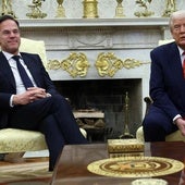 El presidente de EE UU, Donald Trump, y el secretario general de la OTAN, Mark Rutte, durante su reunión este jueves en el Despacho Oval.