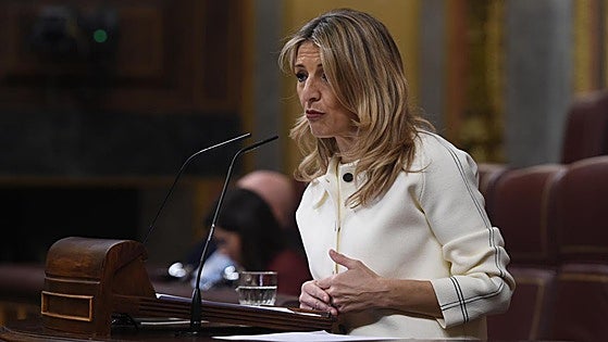 Trabajo rectifica y mantendrá el subsidio a los parados que no presenten el IRPF