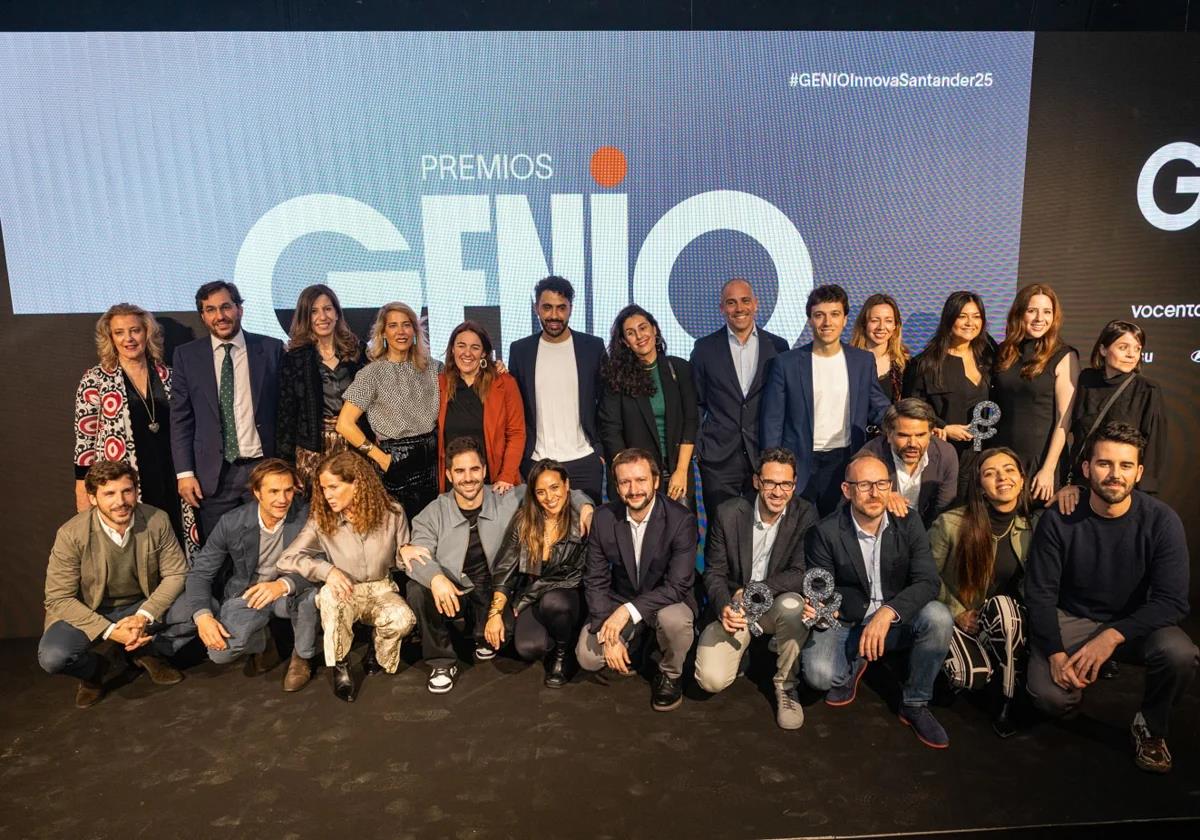 Foto de familia de los ganadores en la XVIII edición de los Premios GENIO Innovación que se celebró en Santander.