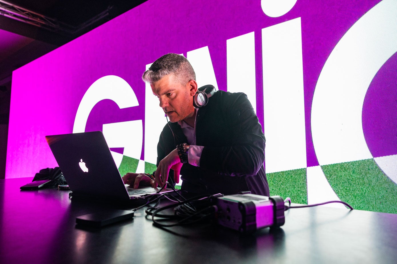 Un DJ animó la fiesta posterior a la entrega de premios.