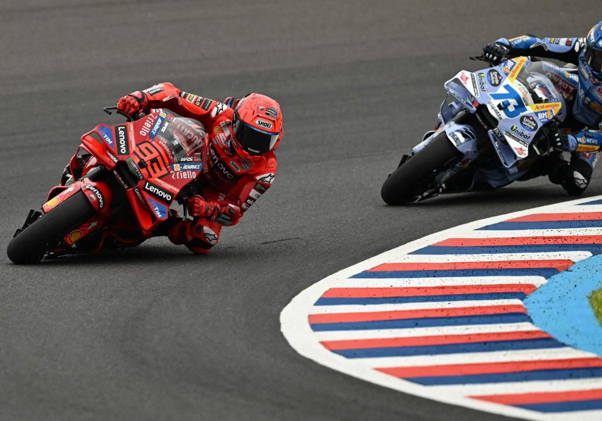 Marc Márquez, delante de su hermano Álex durante la clasificación del GP de Argentina.