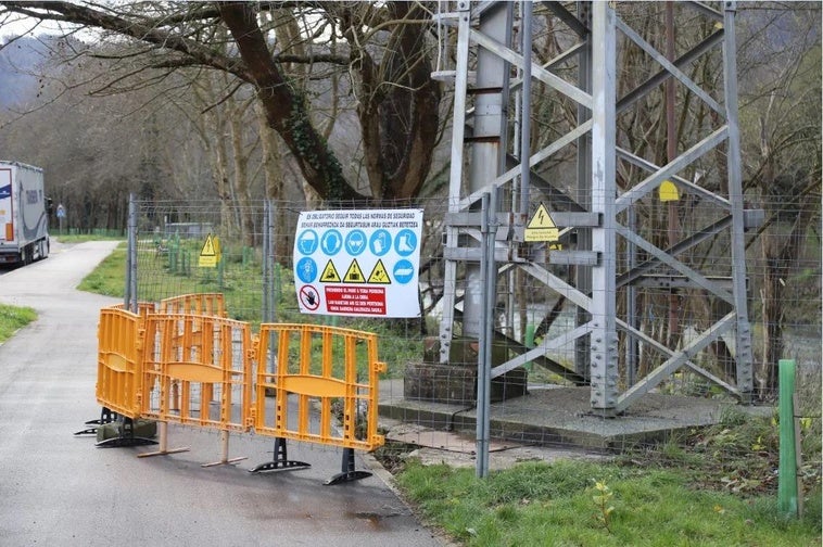 Muere el menor de 11 años que se electrocutó al subir a una torre de alta tensión en Guipúzcoa