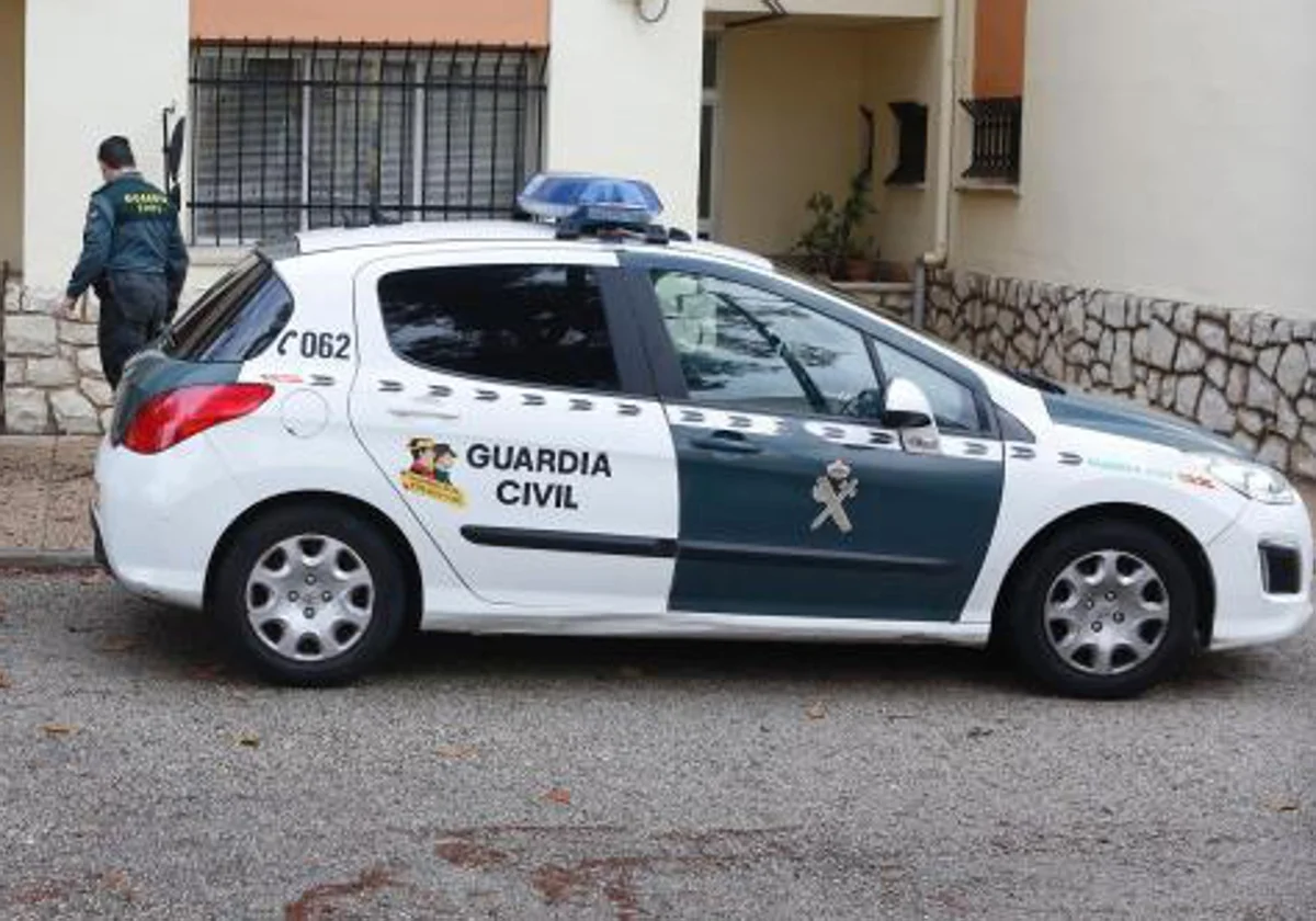 Imagen de archivo de un coche patrulla de la Guardia Civil.