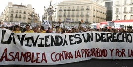 Jóvenes en una de las recientes manifestaciones por la vivienda en España.