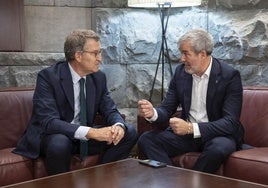 Feijóo durante su reunión el pasado septiembre con el presidente de Canarias para hablar sobre el pacto migratorio.