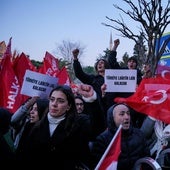 Manifestación contra la detención del alcalde de Estambul.