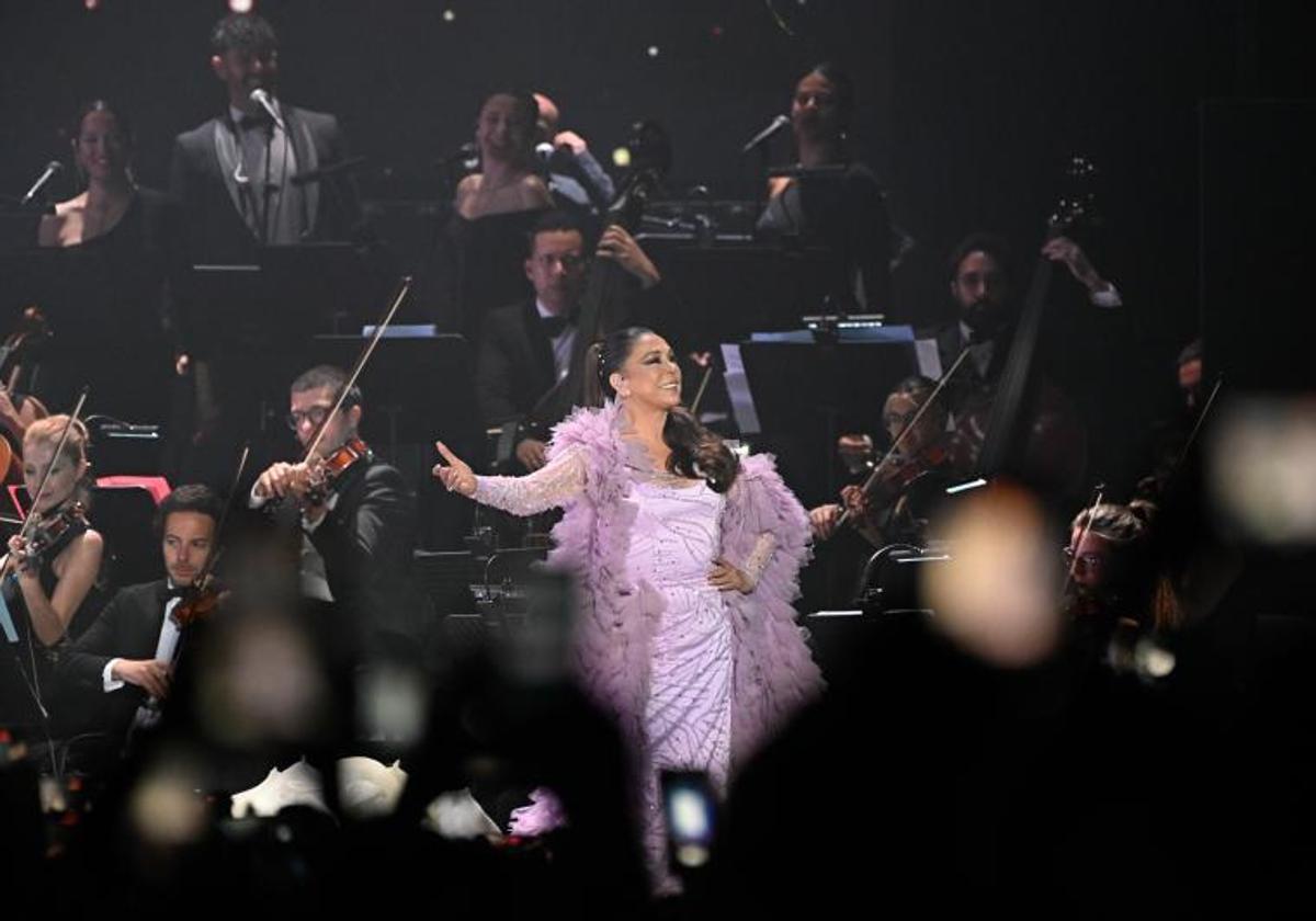 Isabel Pantoja, durante un concierto.