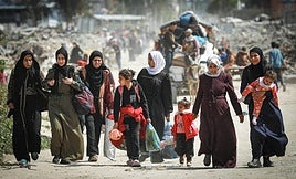 Los palestinos huyen tras una nueva ofensiva en Gaza