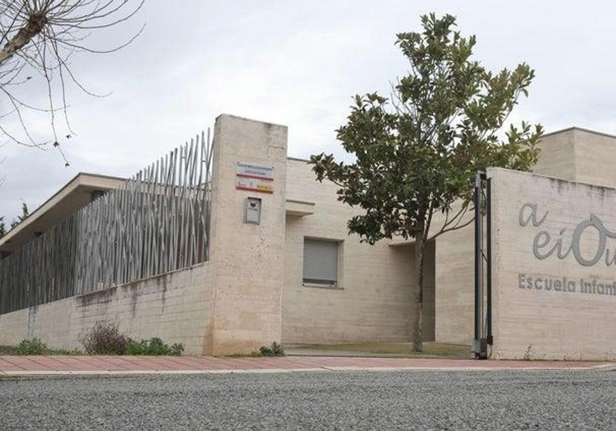 Exterior de la escuela infantil Castillo de Colores de Medina del Campo, donde se produjeron los presuntos hechos.