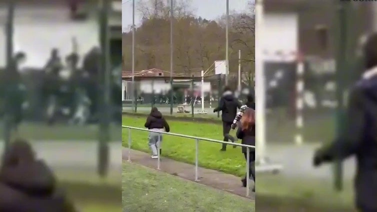 Vídeo: Pelea multitudinaria en un partido de fútbol en Sopuerta