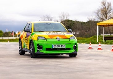 Los coches eléctricos ya están disponibles en las autoescuelas