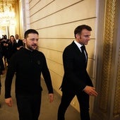 El presidente francés, Emmanuel Macron, y su par ucraniano, Volodímir Zelenski, este miércoles en el Palacio del Elíseo en París.