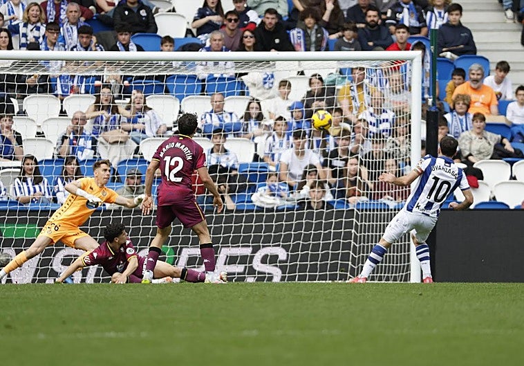 La Real sigue aspirando a Europa a costa de un Valladolid desahuciado