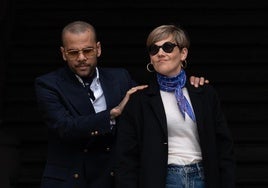 Dani Alves, junto a su abogada, ha acudido al Palacio de Justicia para que la Audiencia de Barcelona le devuelva los pasaportes, el brasileño y el español