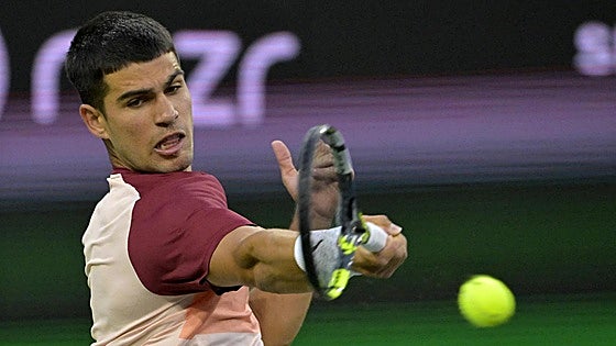 Alcaraz evita a Djokovic y Zverev hasta la final de Montecarlo