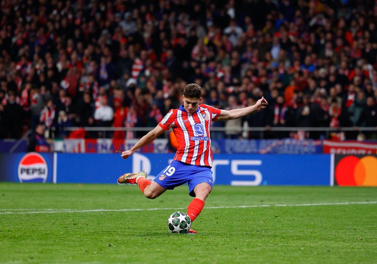 UEFA Allegedly Manipulated Julián Álvarez's Penalty Video, Forensic Report Claims