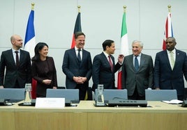 Jean-Noel Barrot (Francia), Annalena Baerbock (Alemania), Mark Rutte (OTAN), Marco Rubio (EE UU), Antonio Tajani (Italia) y David Lammy (Reino Unido), tras la reunión.