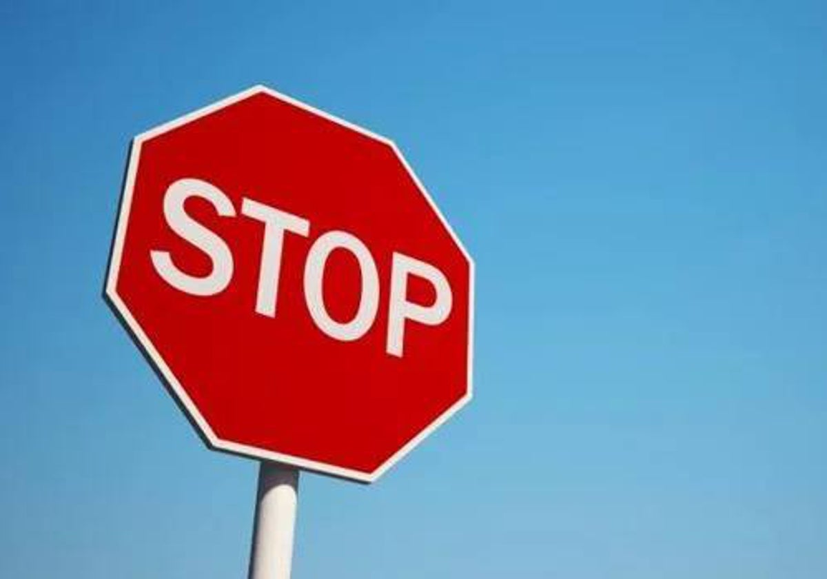 £200 Fine and 4 Points Deducted: Think Twice Before Ignoring a STOP Sign