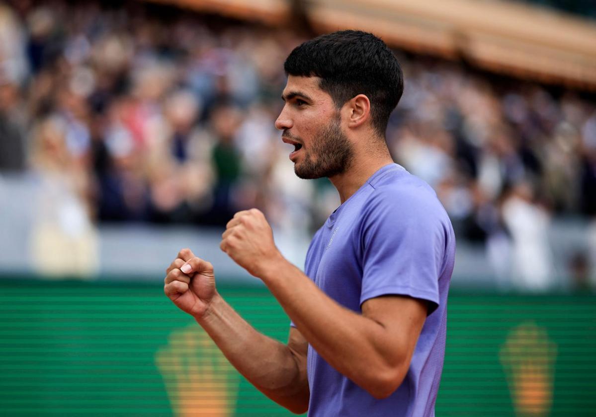 Alcaraz Unfazed by Fatigue, Triumphs Over Quinn