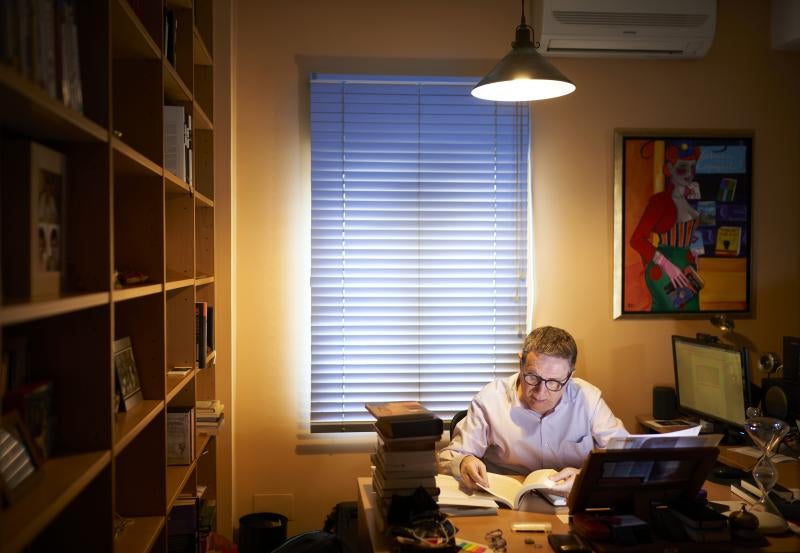 Luisgé Martín en su casa.