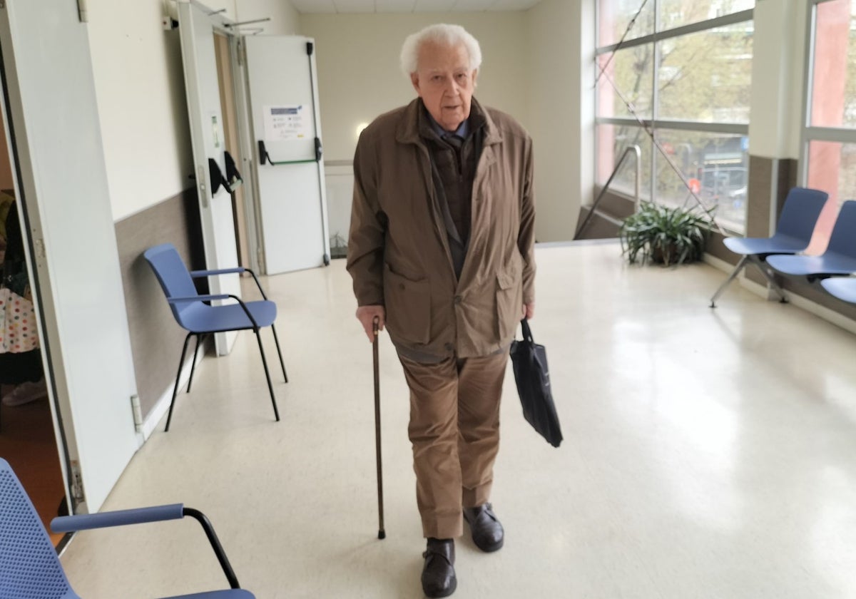 «He cumplido los 100 años en marzo y ahora quiero llegar a dominar el inglés»
