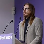 El coportavoz de Podemos, Pablo Fernández, en rueda de prensa este lunes.