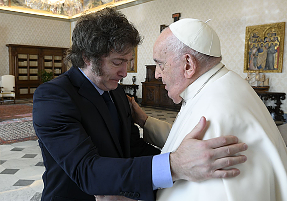 Milei y el Papa Francisco, en su encuentro en El Vaticano en febrero de 2024.