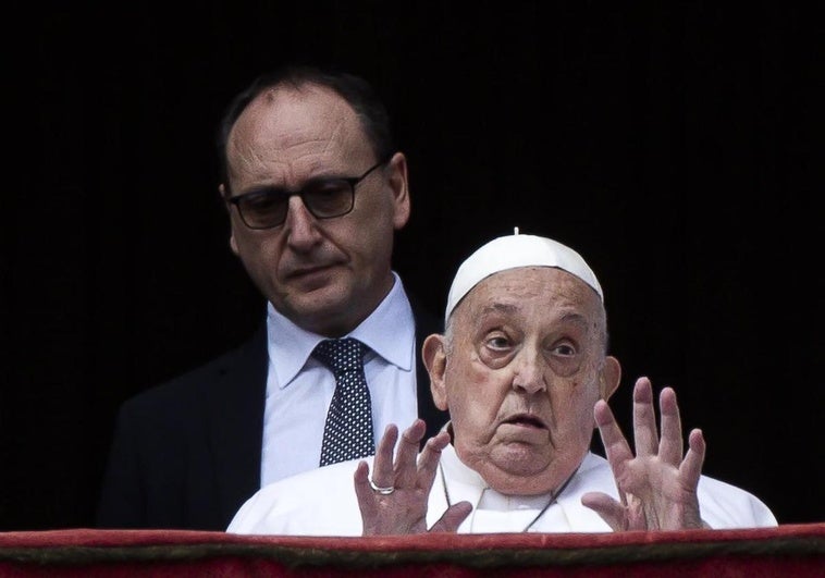 Las últimas palabras del Papa a su enfermero: «Gracias por haberme llevado de vuelta a la plaza»