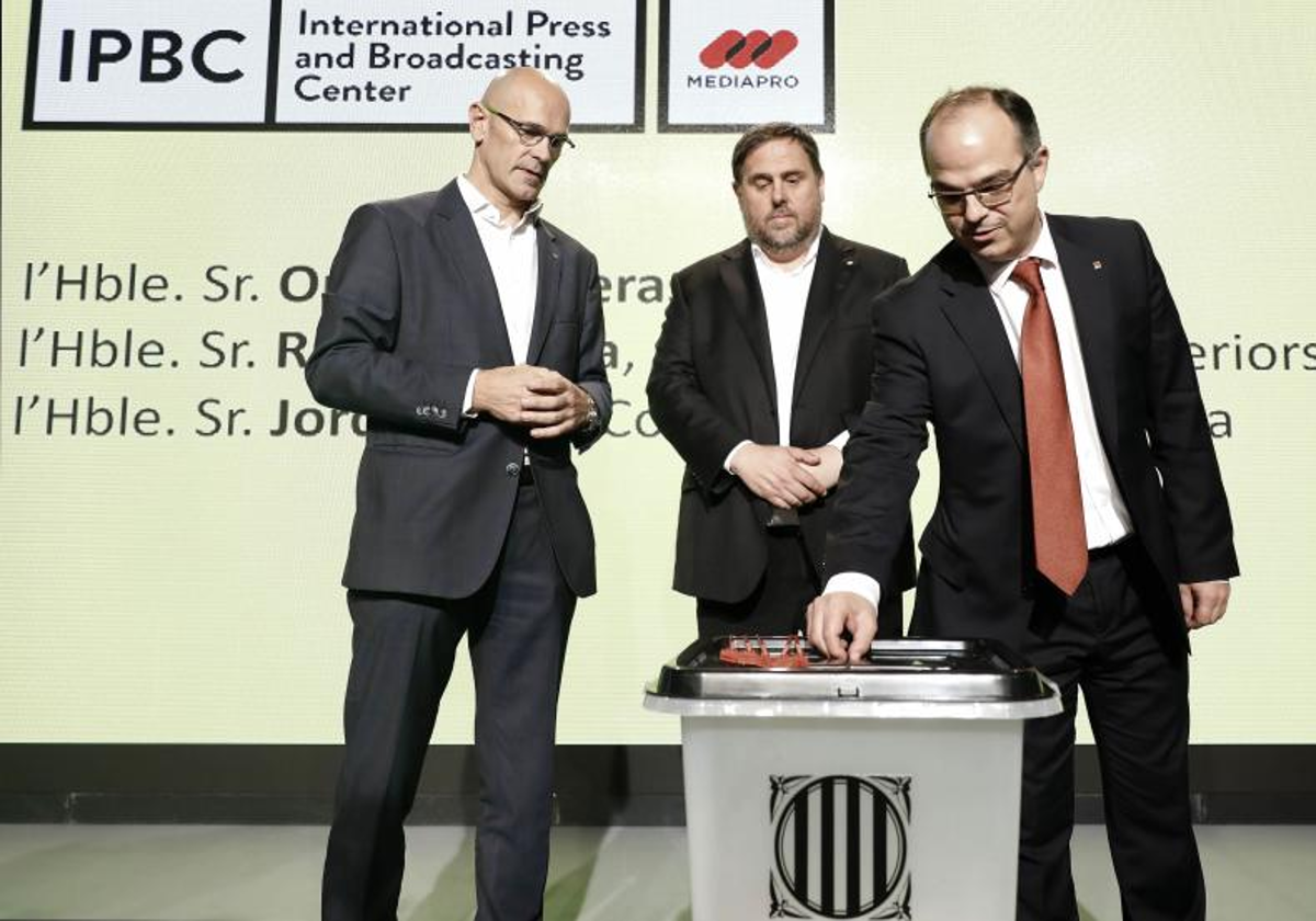 Oriol Junqueras, Jordi Turull, y Raül Romeva