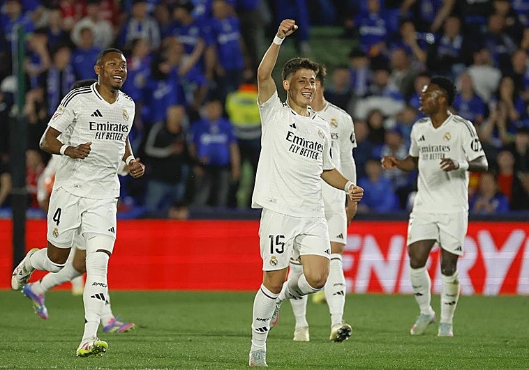 Arda Güler y Courtois mantienen al Madrid en la pelea por la Liga