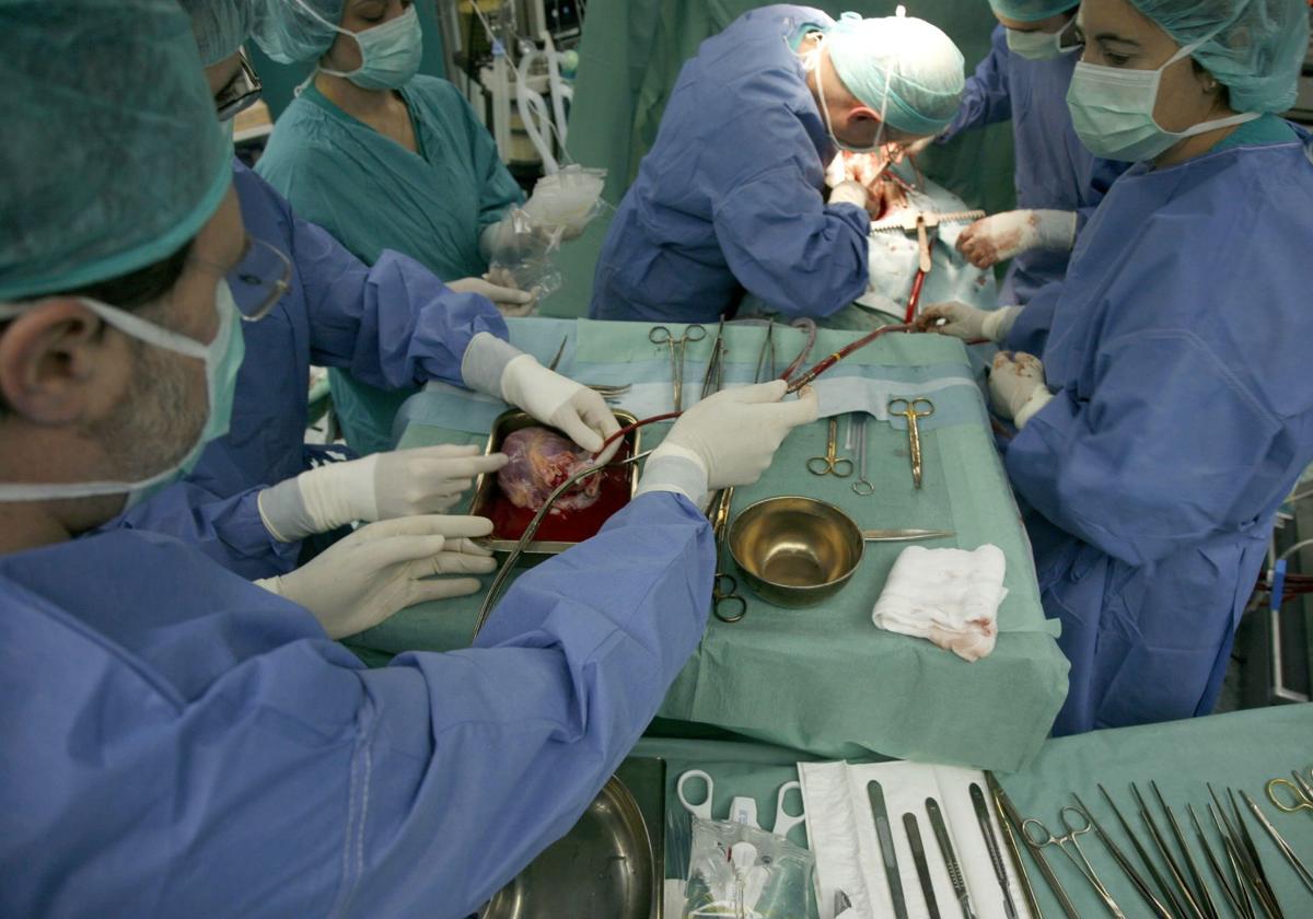 Las listas de espera continúan en cifras récord y 850.000 pacientes aguardan una operación
