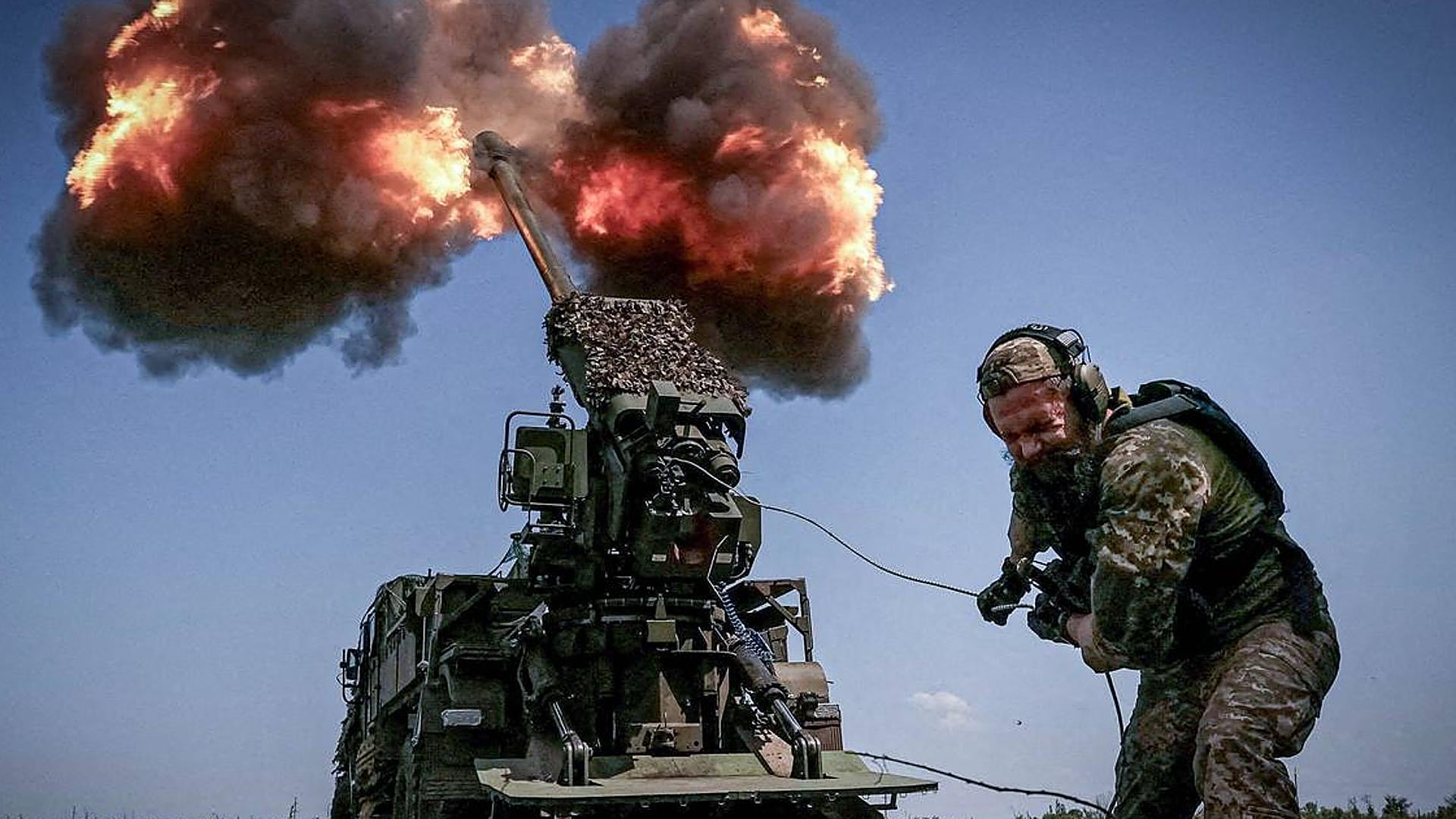 プーチンは最前線で戦争を提供し、占領地と一人でいる