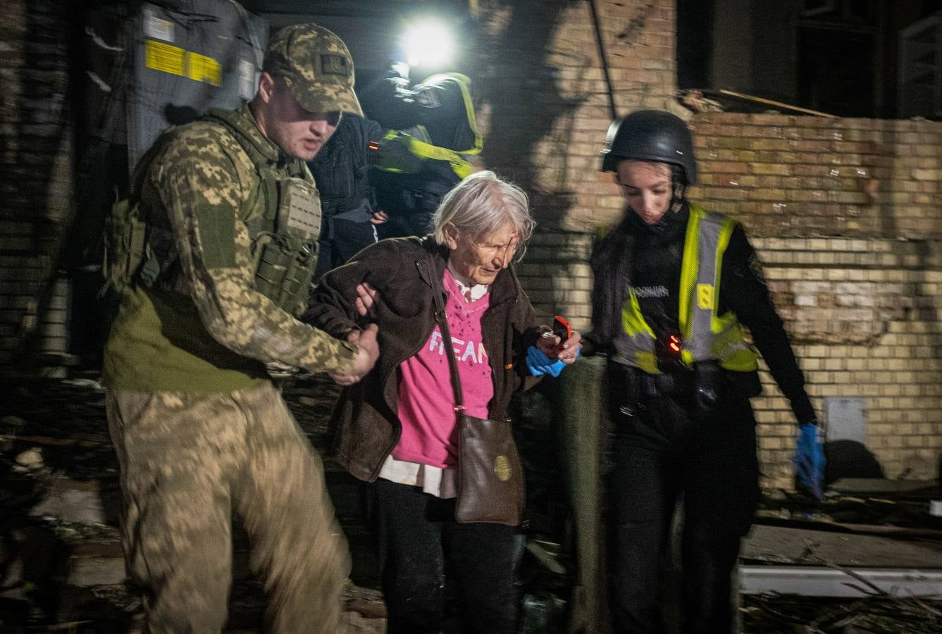 Las terribles imágenes del bombardeo ruso sobre Kiev