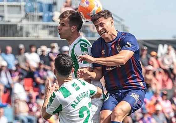 El Eldense se deja dos puntos ante el Córdoba y seguirá en zona de descenso