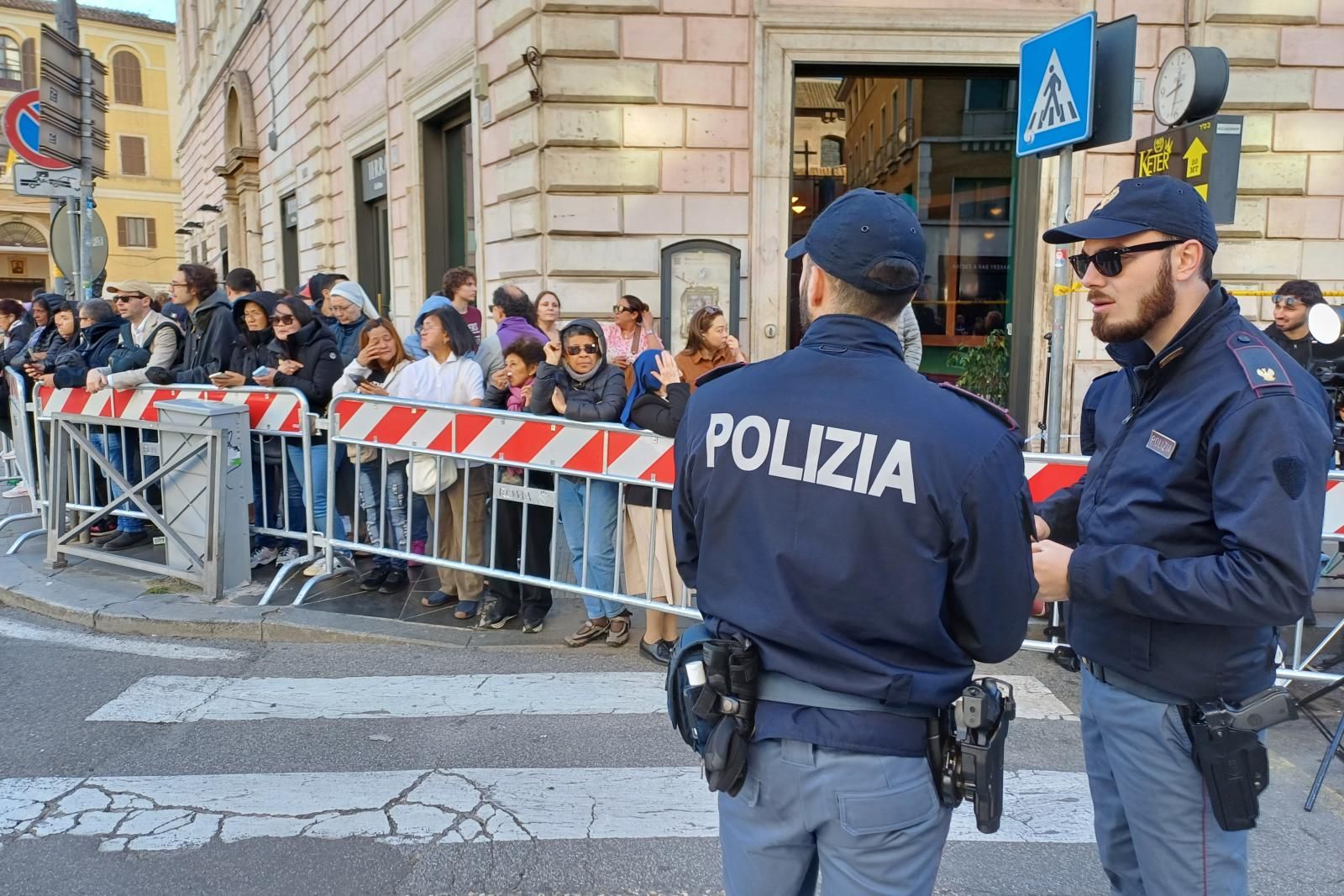 Seguridad férrea en la capital italiana