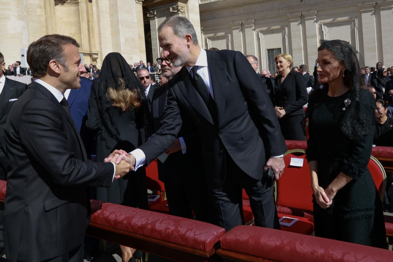El Rey Felipe junto a Macron
