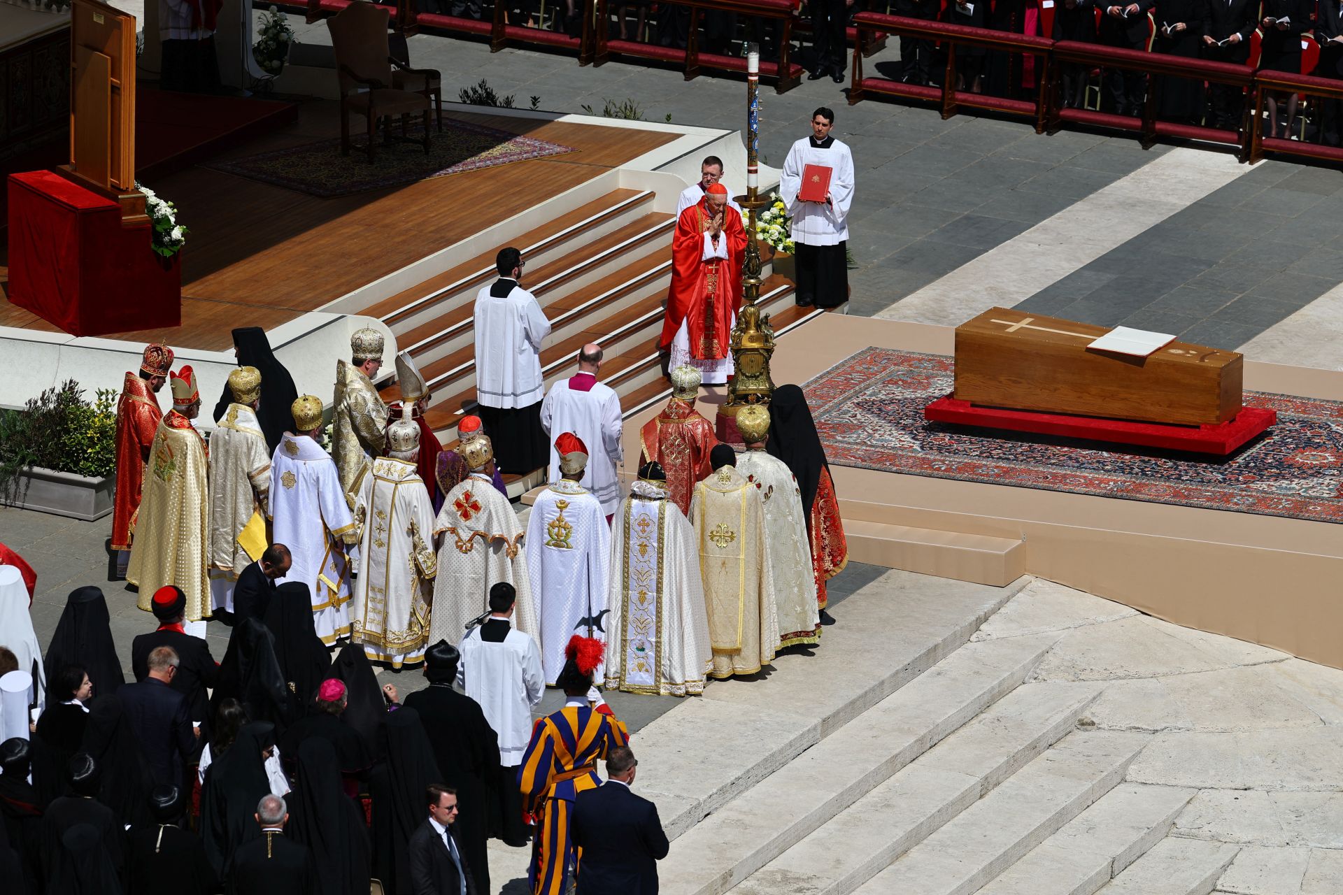 Representantes de otras religiones despiden al Papa Francisco