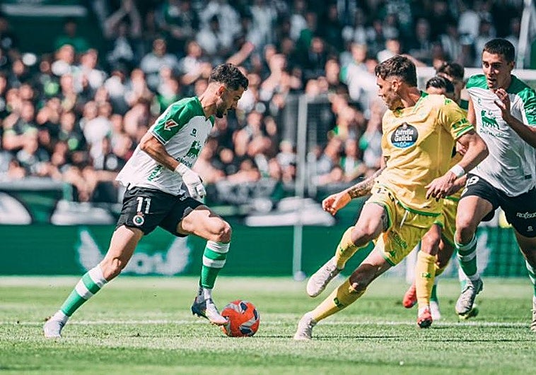 El Racing gana al Deportivo y aprieta el ascenso directo