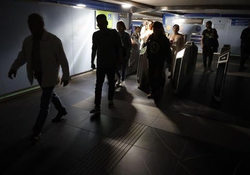 Un monumental apagón sin aclarar sume a España en el caos