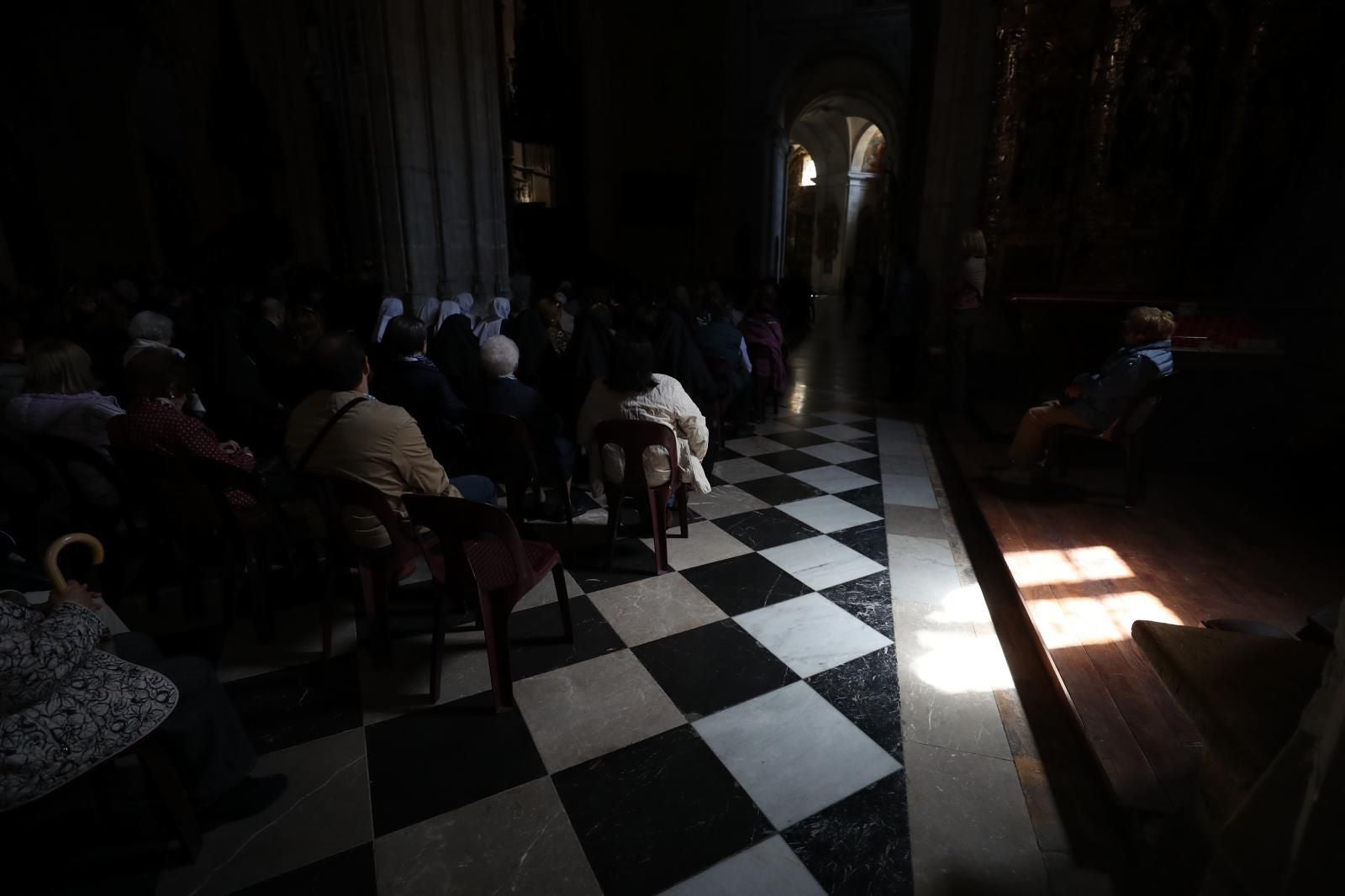 La catedral de Oviedo, también a oscuras por el apagón