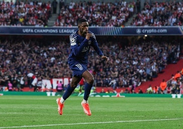 Dembélé celebra el único gol del duelo entre el Arsenal y el PSG.