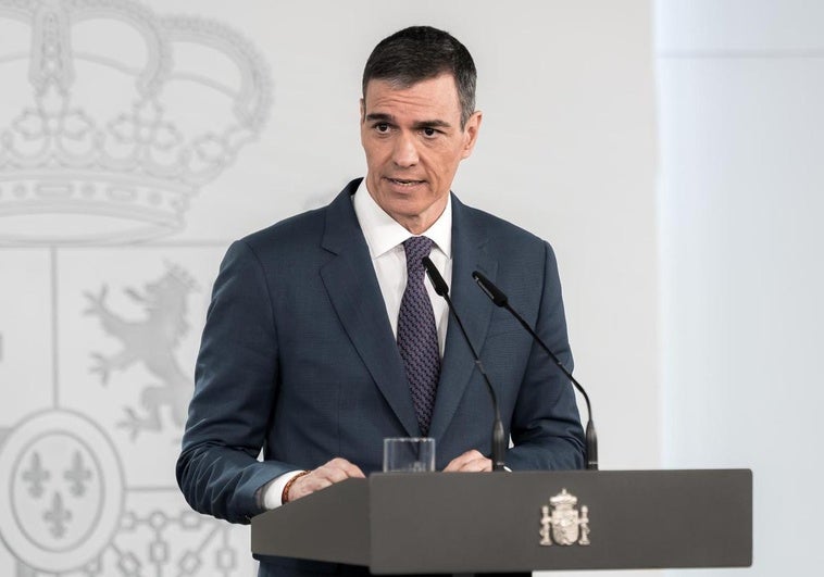 Sánchez pone en la diana por el apagón a las «operadoras privadas» y las nucleares