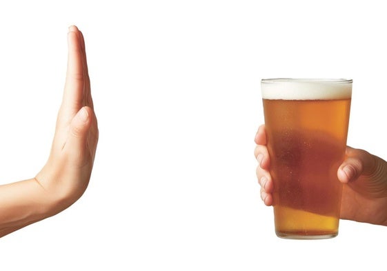 El fenómeno 'sober curious': ¿por qué los jóvenes están dejando de beber alcohol?