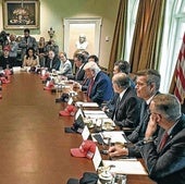 Donald Trump, durante una reunión con su gabinete y colaboradores en Washington.