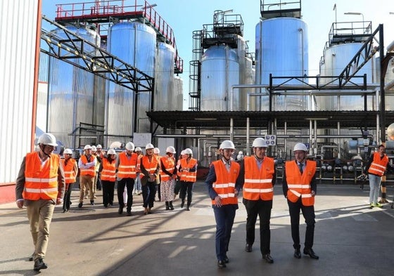 Repsol gana 366 millones, un 62,2% menos, por la caída del precio del crudo