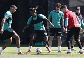 Los jugadores del Athletic, preparando el duelo ante el Manchester United.